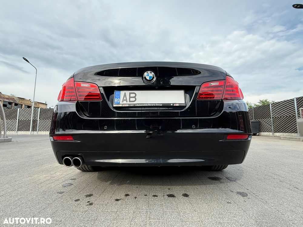 BMW Seria 5 525d xDrive - 17