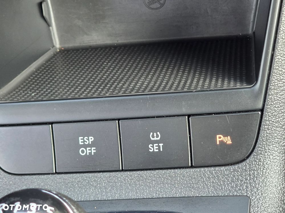 Volkswagen Golf Plus 2.0 TDI Comfortline - 34