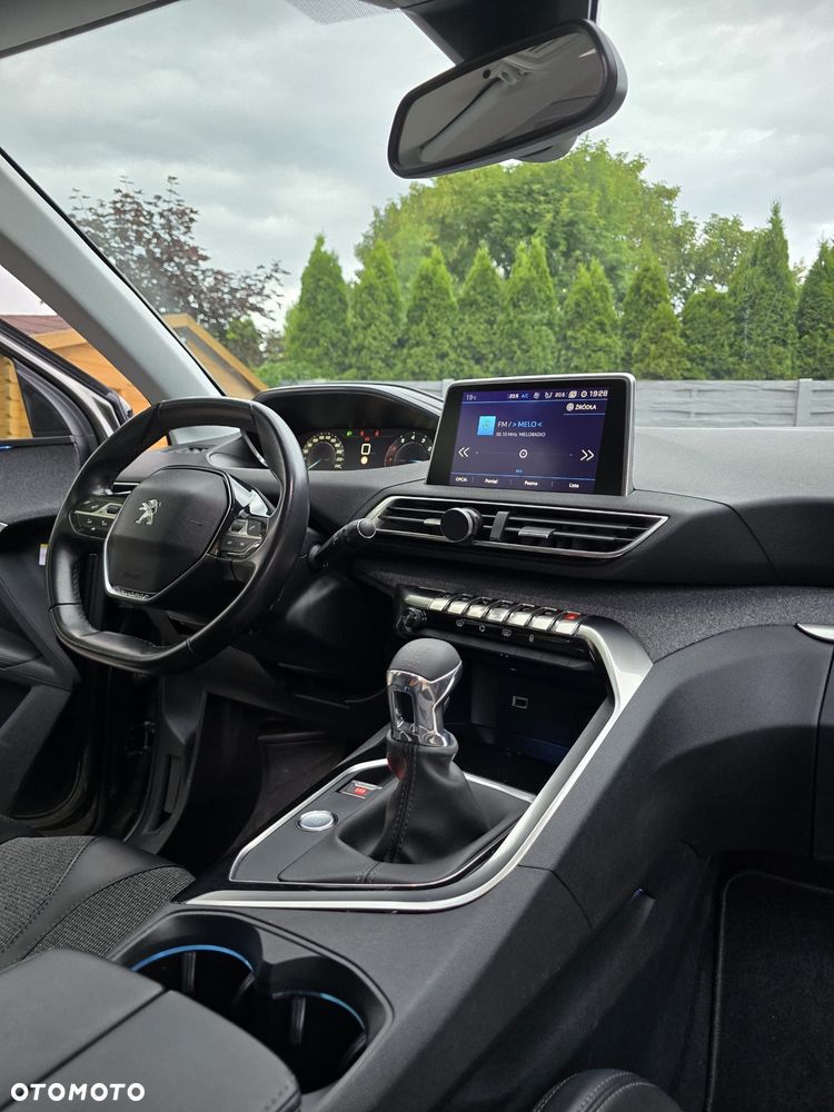 Peugeot 3008 1.2 PureTech Allure - 24