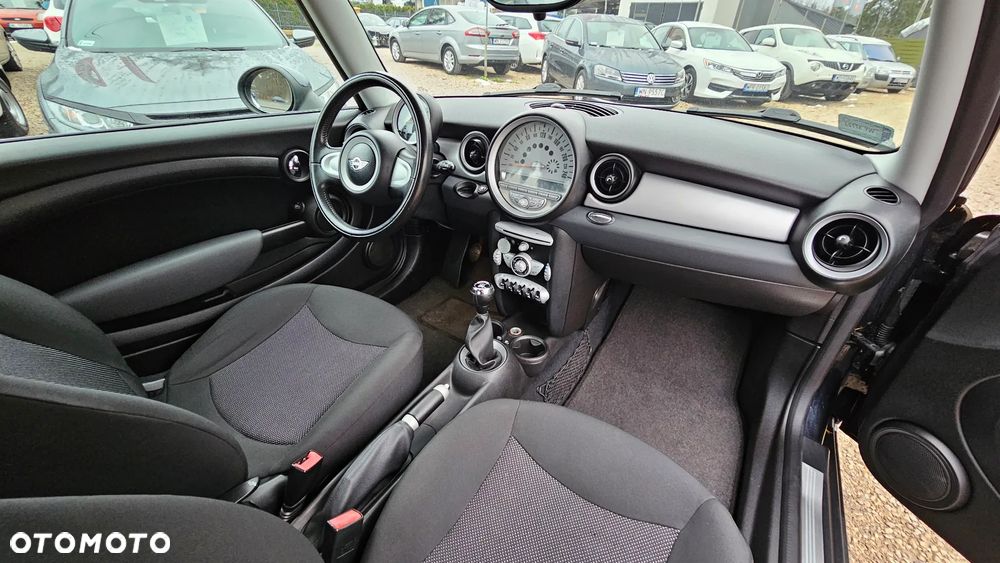 MINI Cooper 50 Camden - 17