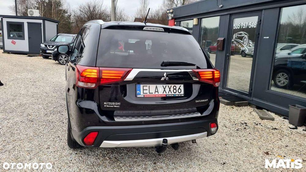 Mitsubishi Outlander - 11