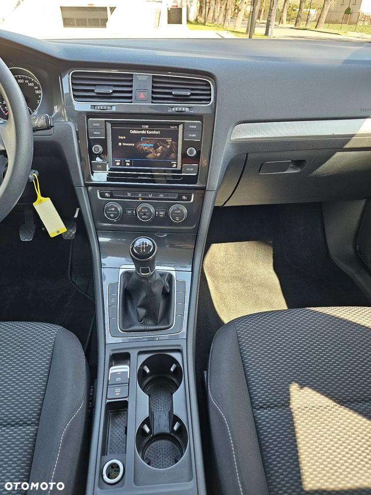 Volkswagen Golf 1.6 TDI BMT Comfortline - 24