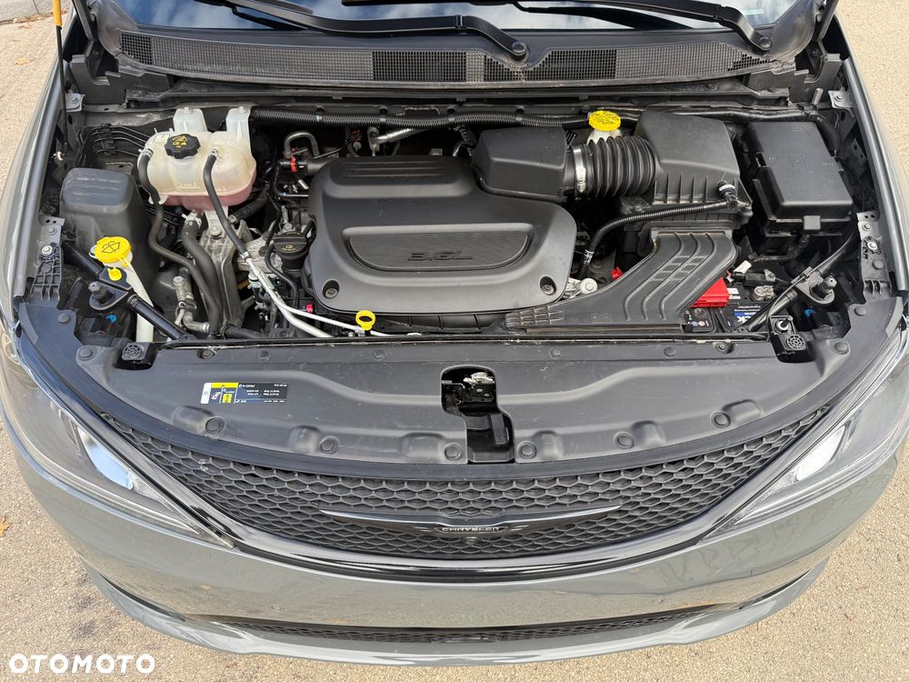 Chrysler Pacifica - 6