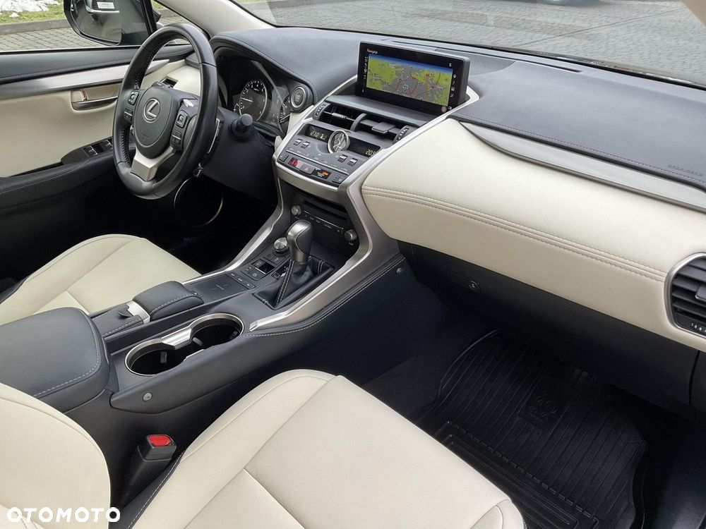 Lexus NX 300 F Impression AWD - 14