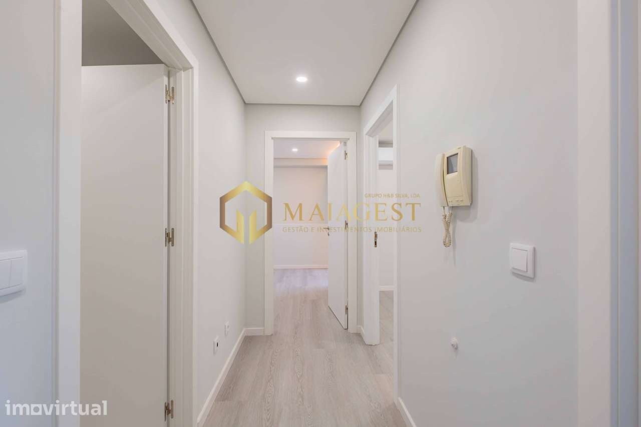 Apartamento T1 com Terraço e Lugar de Garagem em Valongo - Grande imagem: 2/30