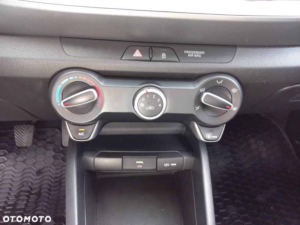 Kia Stonic 1.2 L - 19