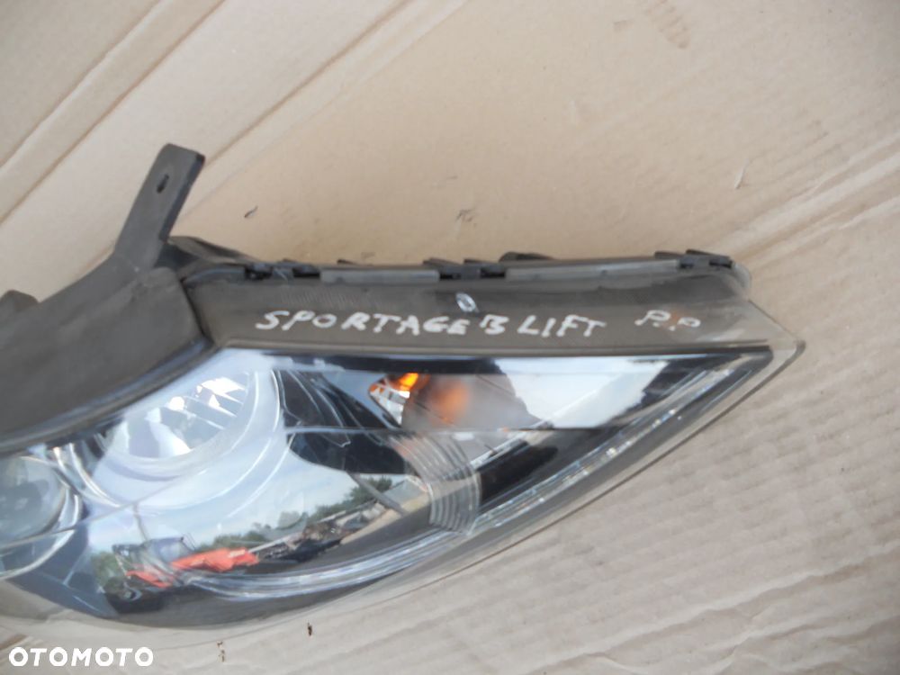 KIA SPORTAGE III lift lampa prawa przednia eu stan bdb - 3