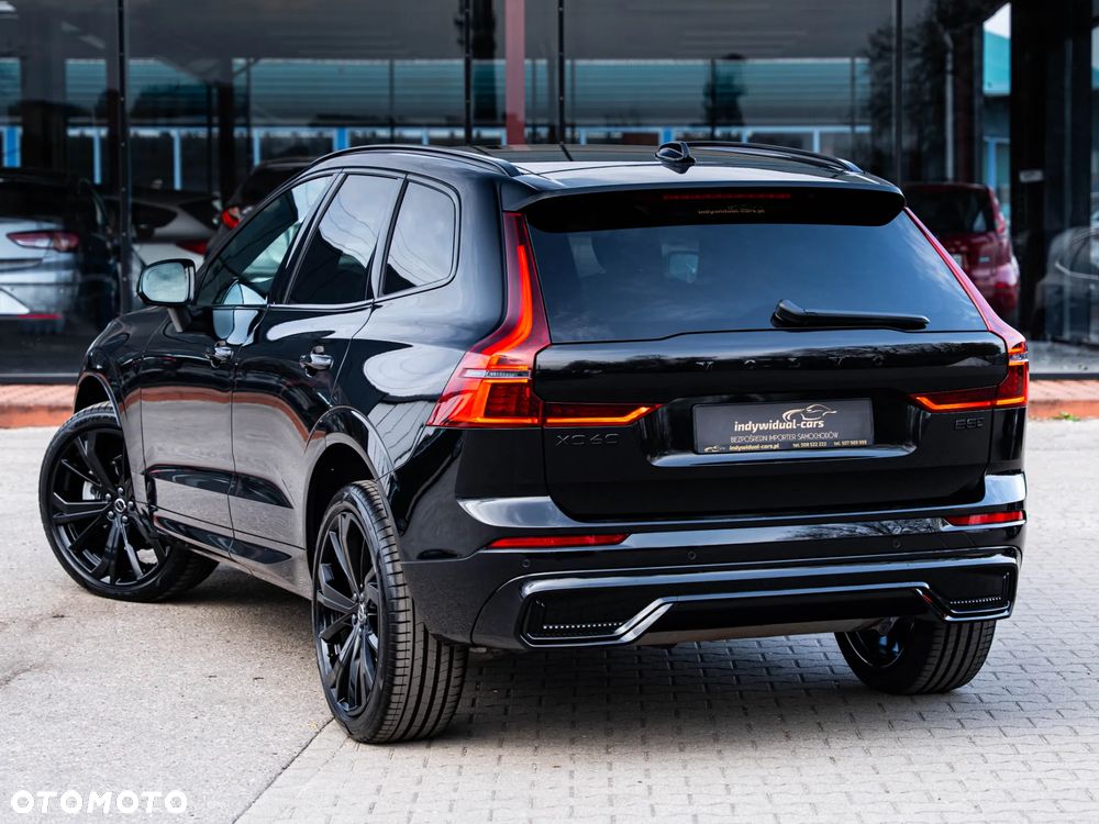 Volvo XC 60 B5 B AWD Plus Dark - 4