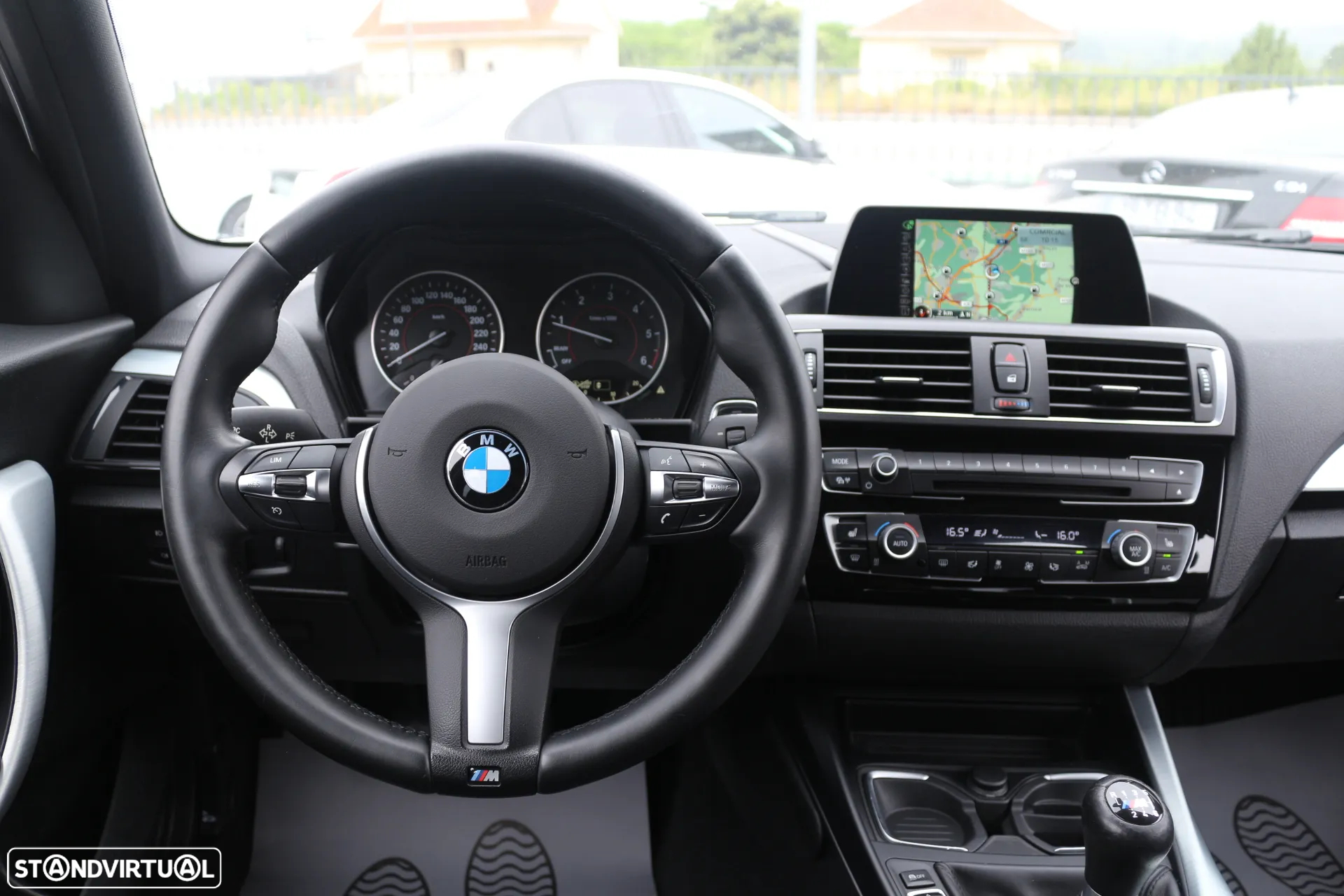 BMW 118 d Pack M - 13