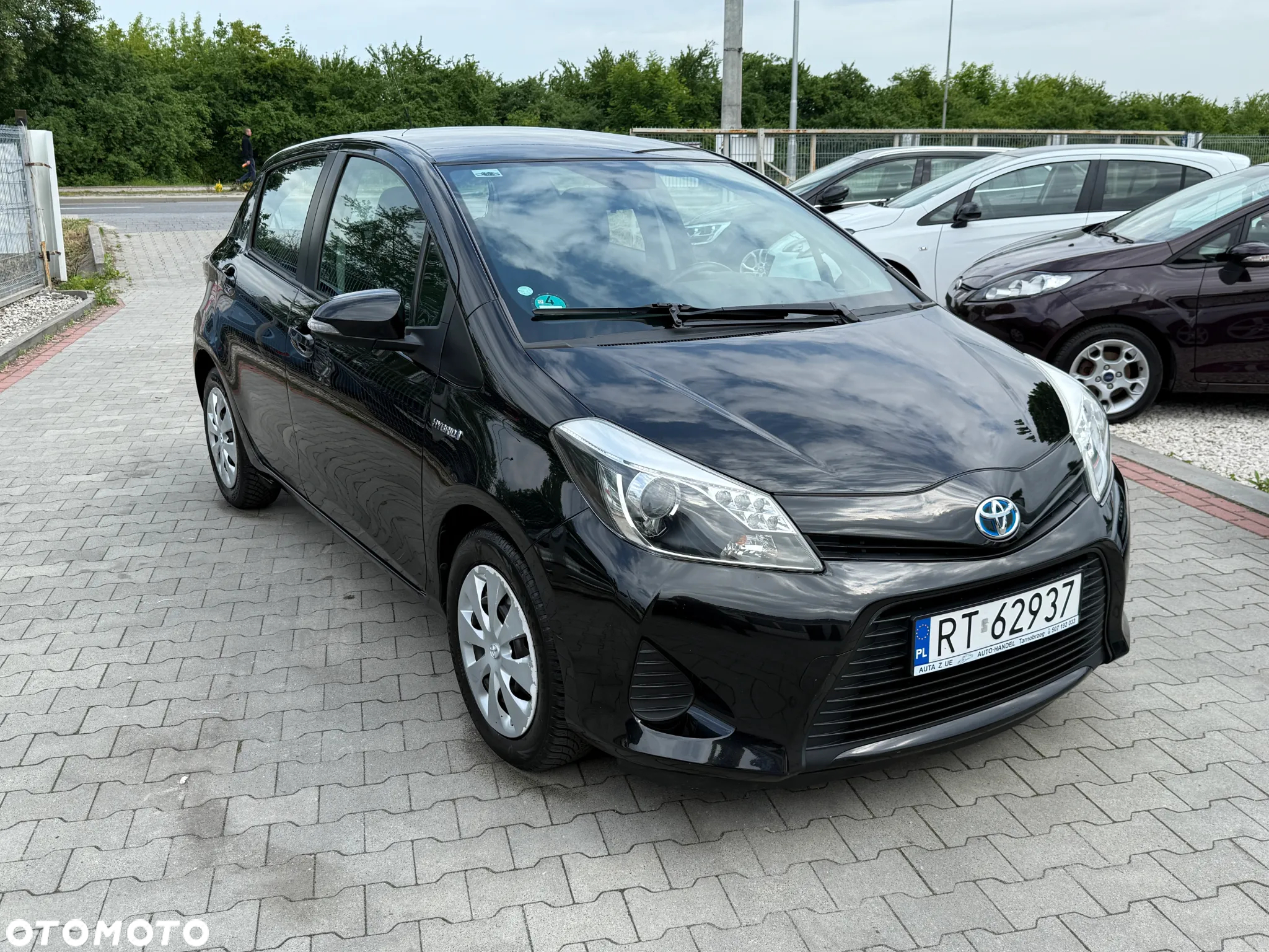 Toyota Yaris Hybrid 100 Dynamic - 2