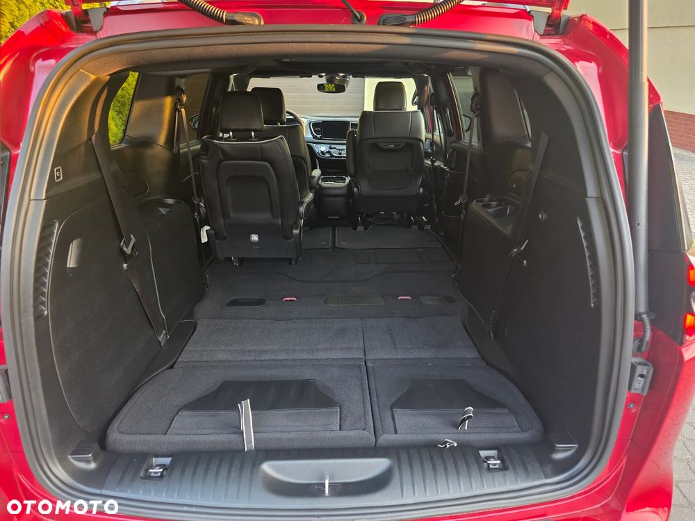 Chrysler Pacifica - 23