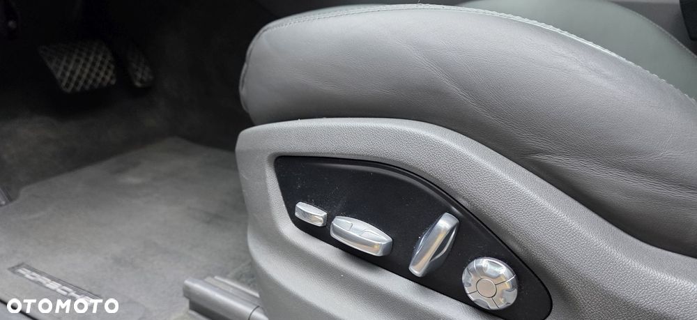 Porsche Cayenne Standard - 20