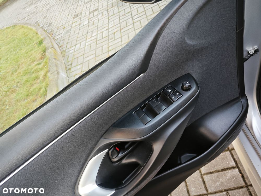Toyota Yaris 1.5 VVT-i Team Deutschland - 30