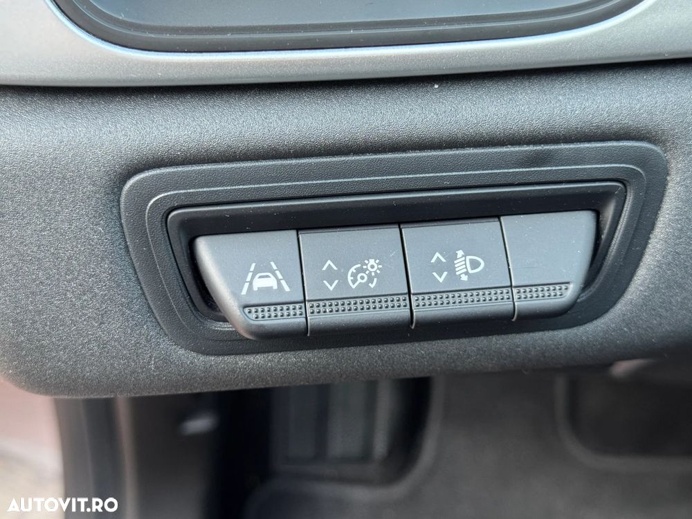 Renault Captur BLUE dCi 115 EDC BUSINESS EDITION - 29