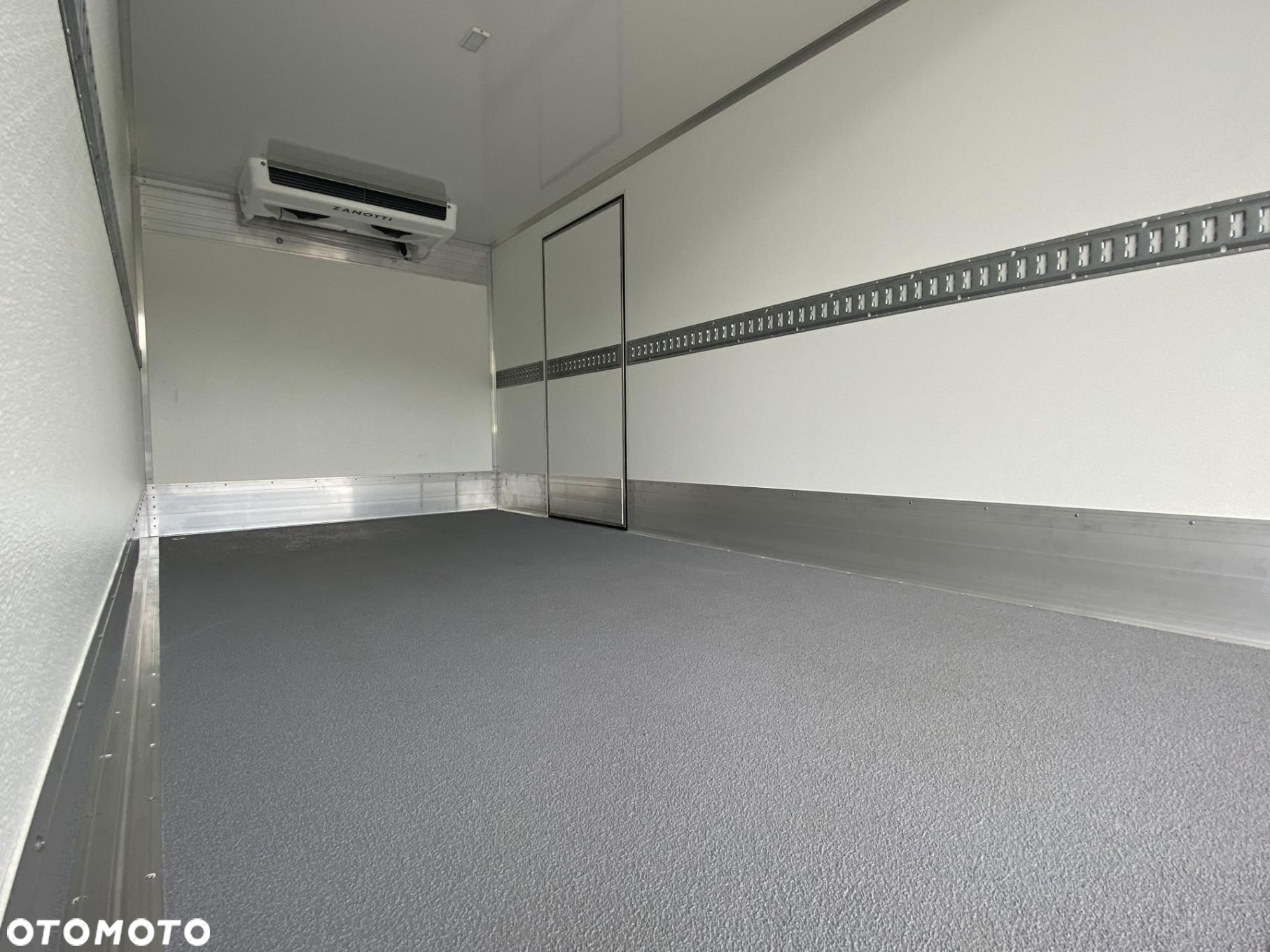 Mercedes-Benz Sprinter - 8