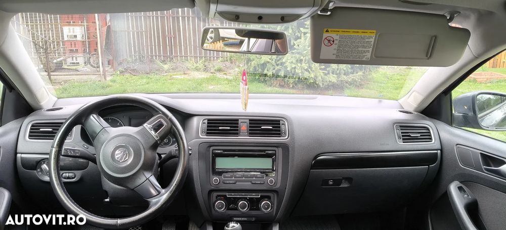 Volkswagen Jetta - 7