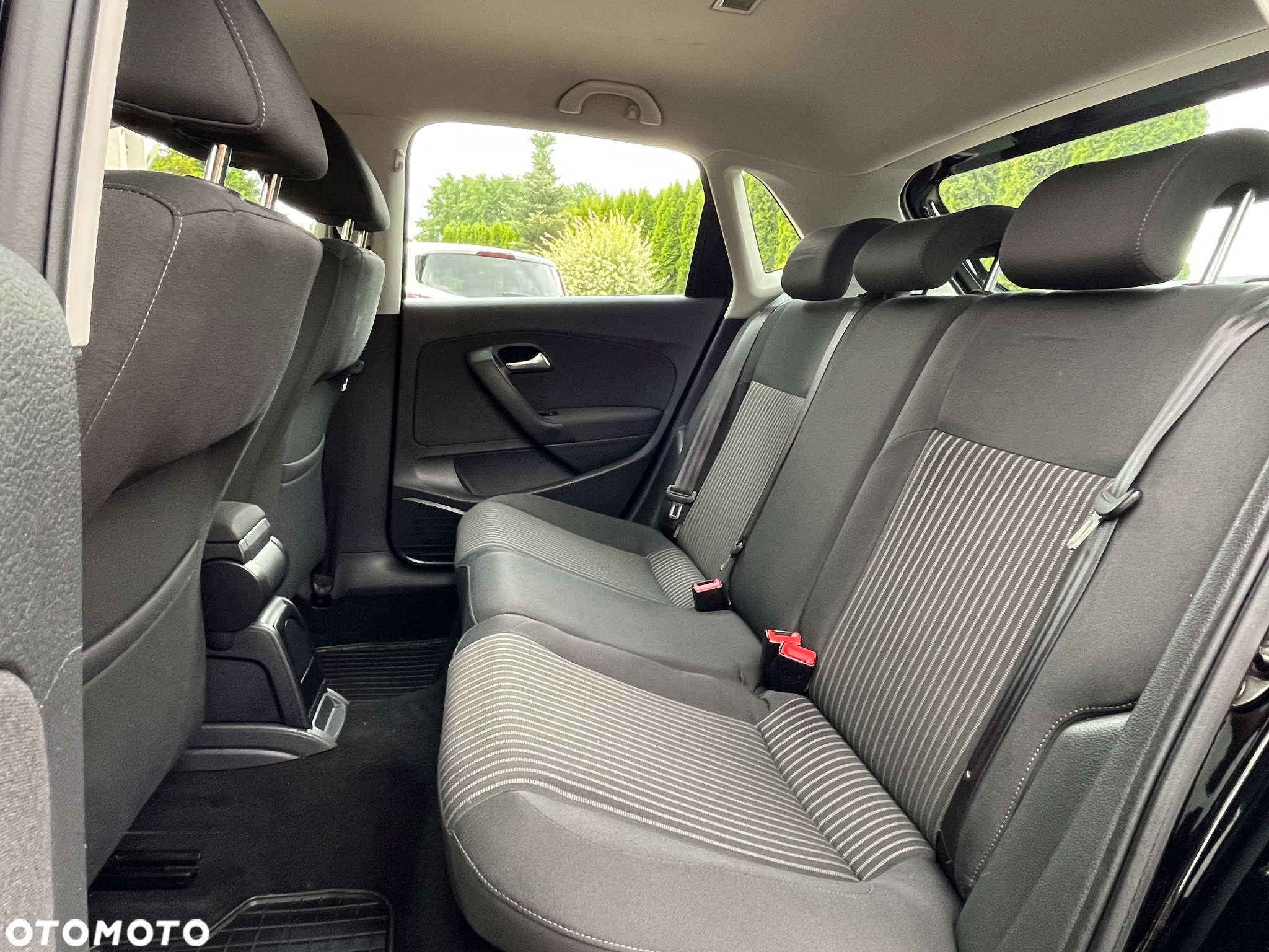 Volkswagen Polo 1.2 TSI Blue Motion Technology Comfortline - 34