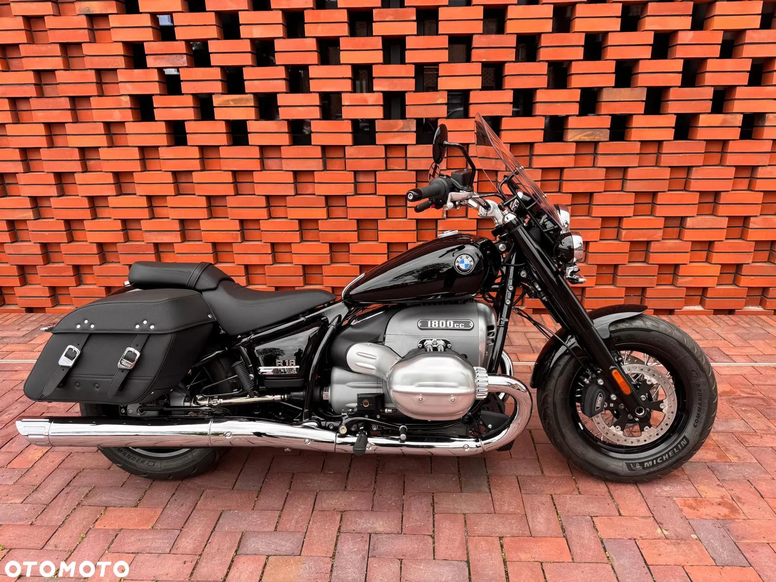 BMW R - 1