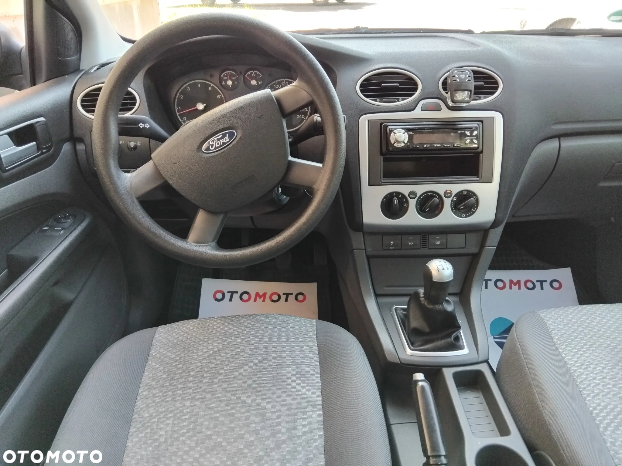 Ford Focus Turnier 2.0 16V Style - 10