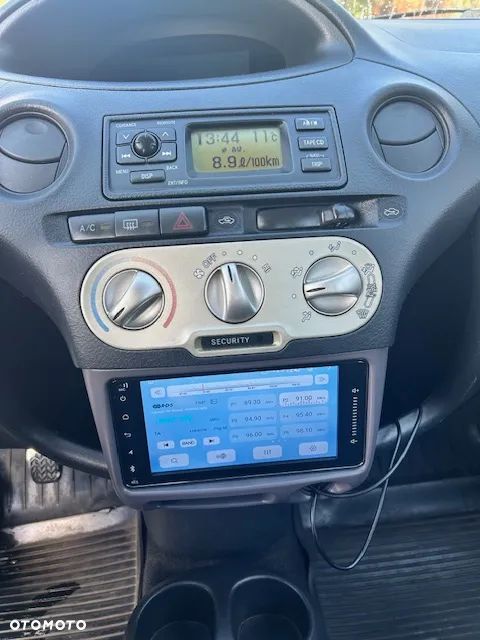 Toyota Yaris 1.0 Luna - 9