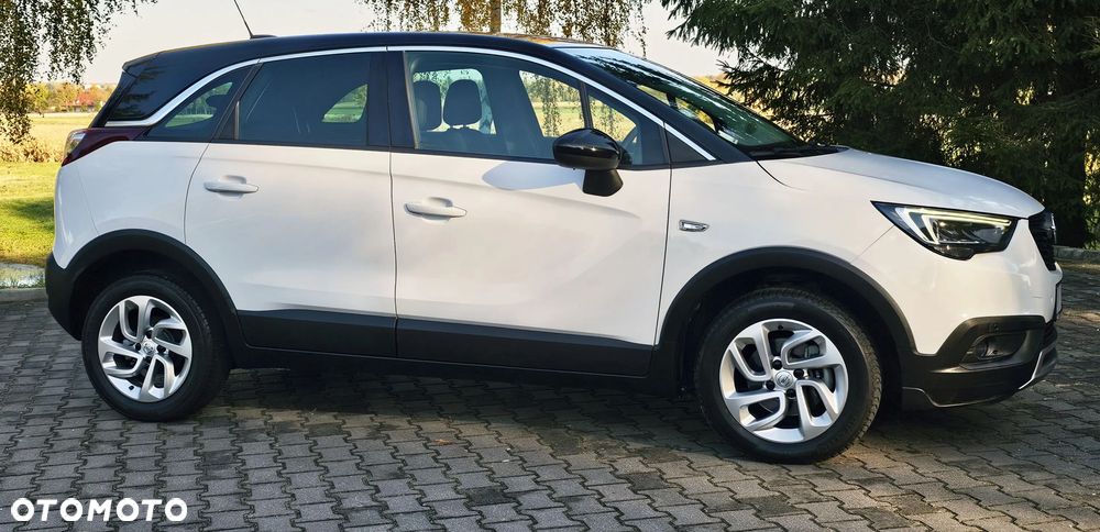 Opel Crossland X 1.2 T Design Line S&S - 9