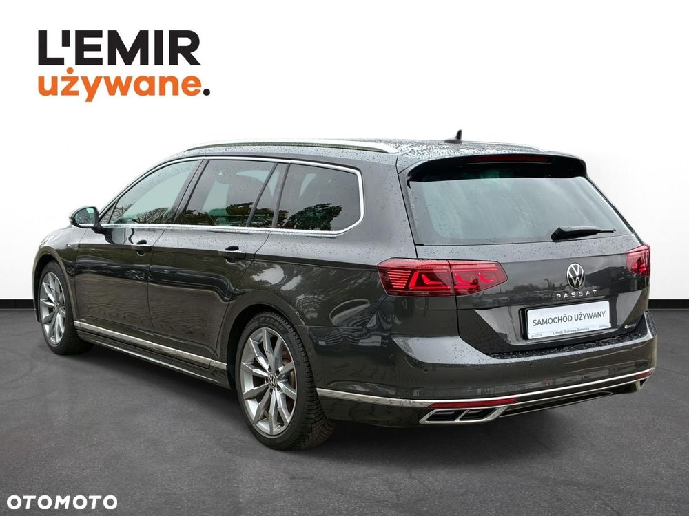 Volkswagen Passat - 4