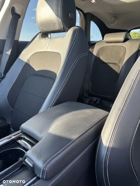 Jaguar F-Pace 2.0 i4D AWD R-Sport - 11