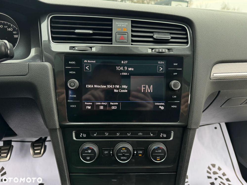 Volkswagen Golf - 33