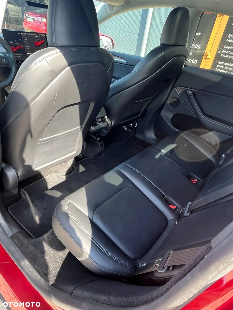 Tesla Y Performance Dual Motor AWD - 13