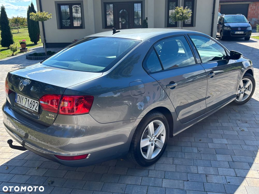 Volkswagen Jetta 1.6 TDI DPF Highline - 9