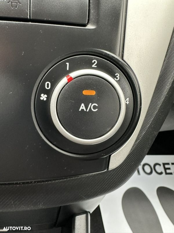 Kia Ceed 1.4 CVVT SW Spirit - 25