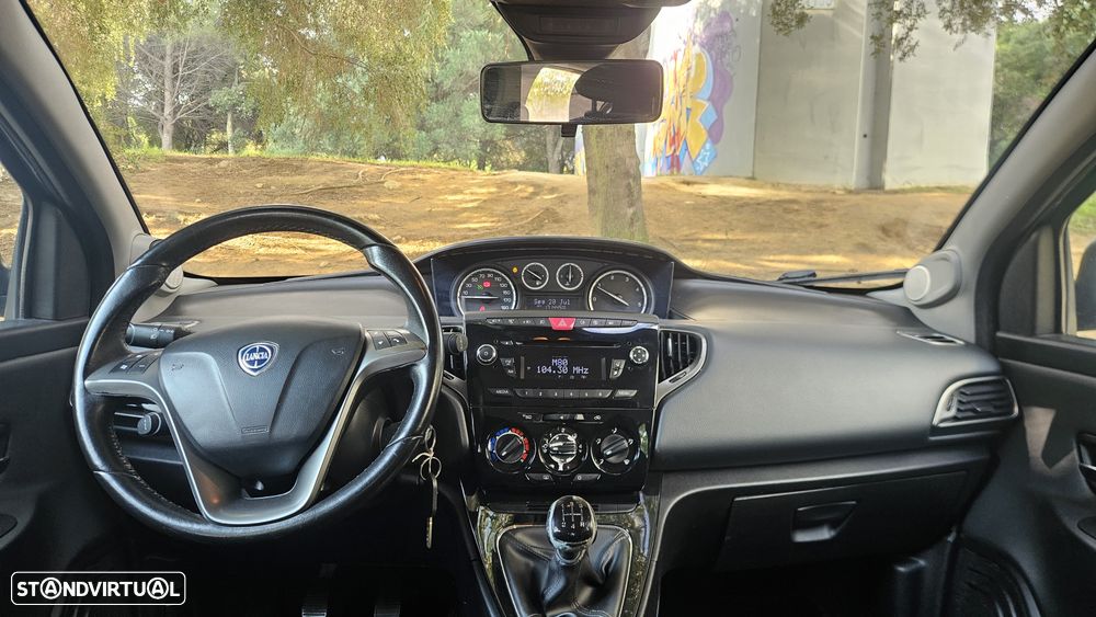 Lancia Ypsilon 1.3 M-jet S&S Silver - 4