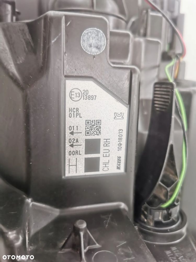 Lampa przednia prawa Nissan Qashqai J11 - 18