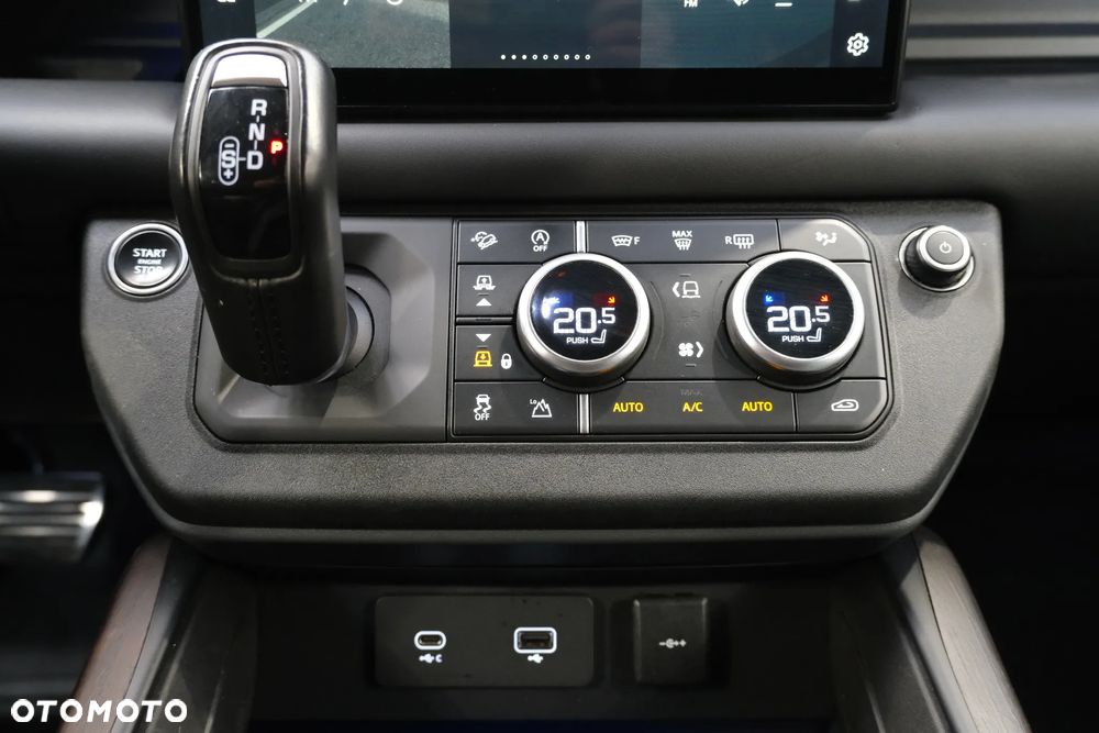 Land Rover Defender 110 D300 X - 9