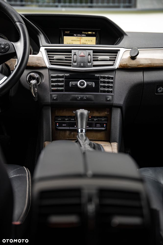 Mercedes-Benz Klasa E 220 CDI DPF BlueEFFICIENCY Automatik Elegance - 19