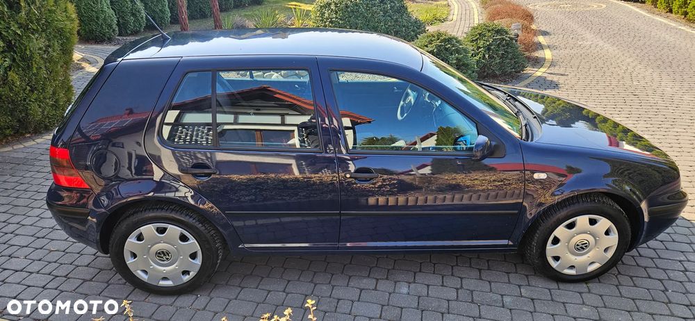 Volkswagen Golf - 6