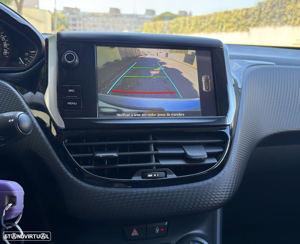 Peugeot 208 1.6 BlueHDi Style - 6