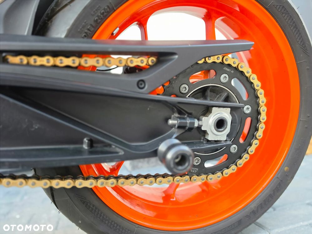 KTM DUKE 890 - 4