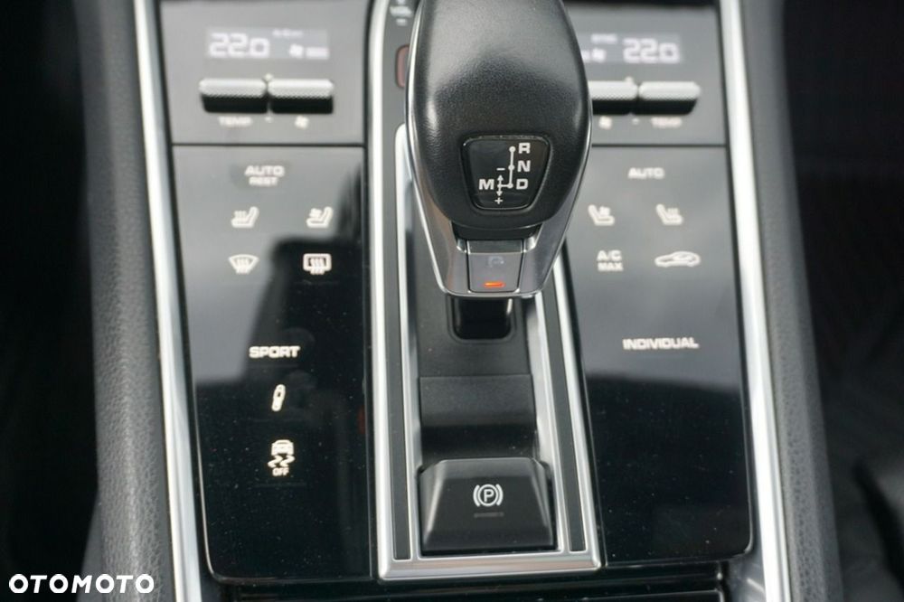 Porsche Panamera 4 - 26