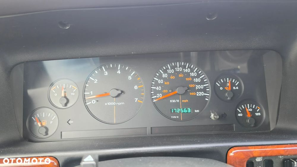 Jeep Grand Cherokee - 22