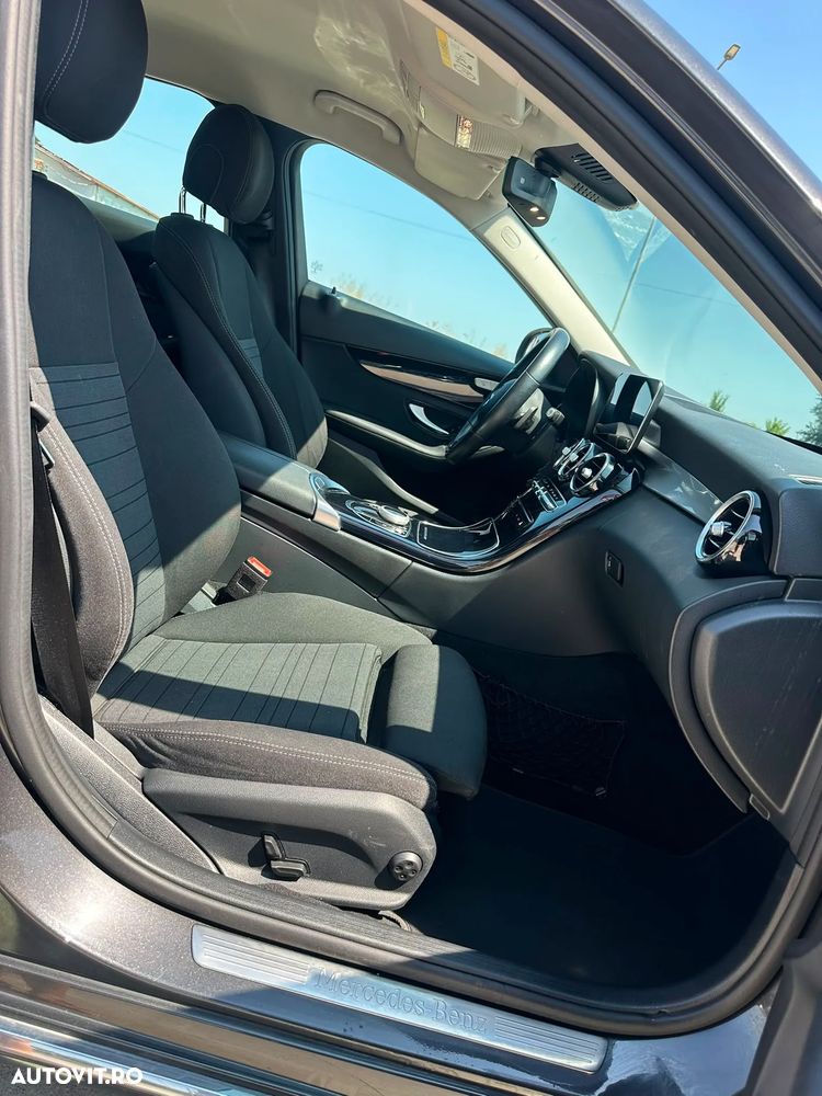 Mercedes-Benz C - 32