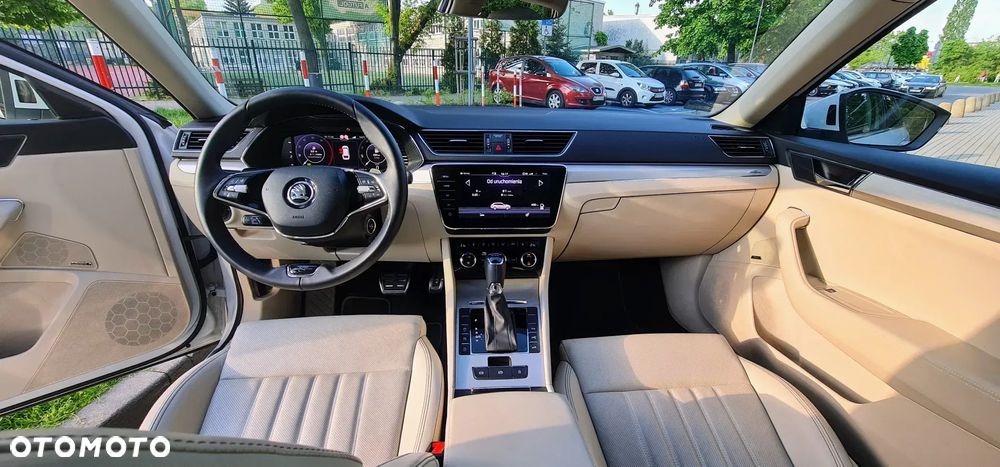Skoda Superb 2.0 TDI SCR L&K DSG - 23