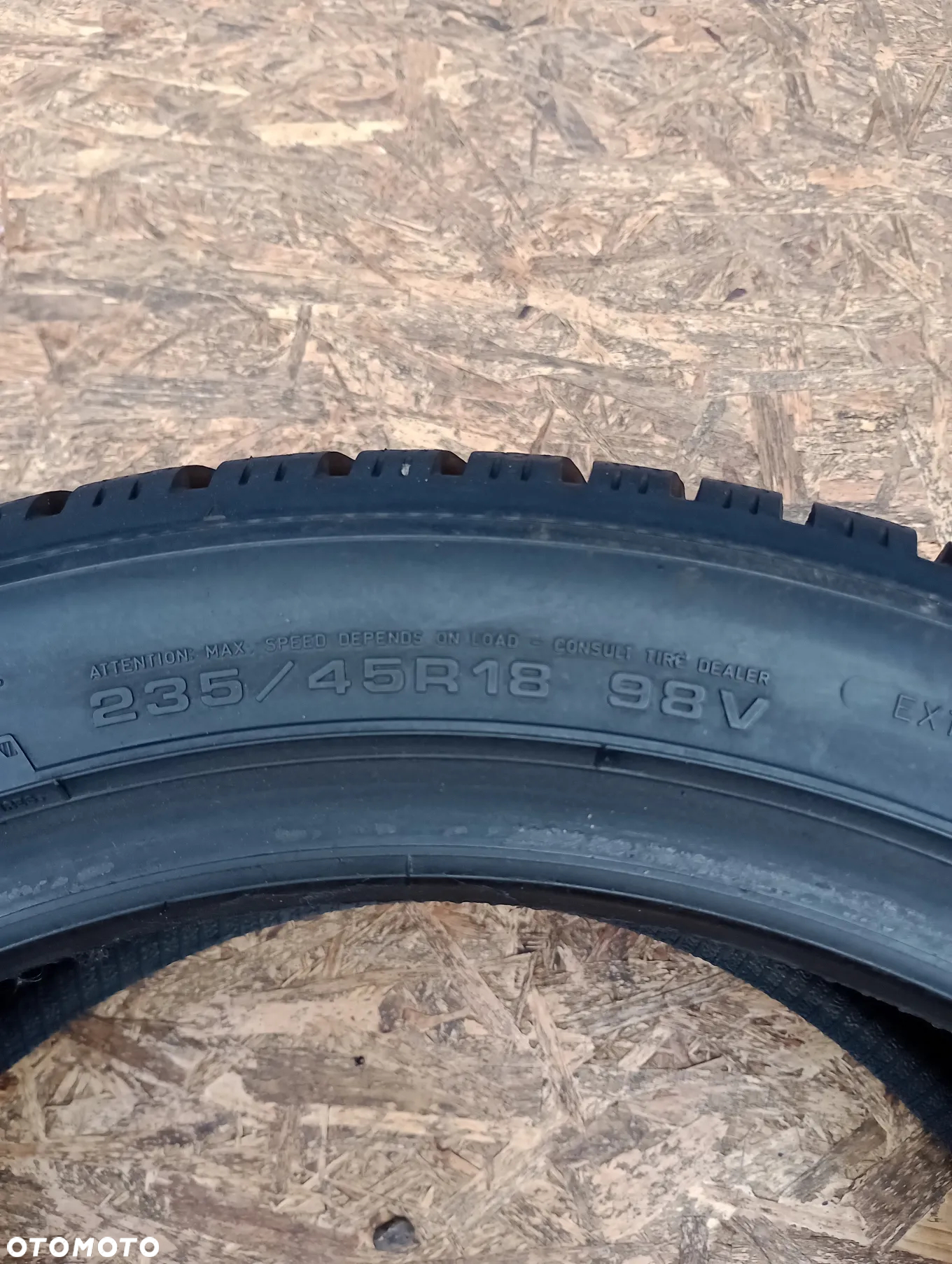 OPONY ZIMOWE 4X 235/45 R18 98V DUNLOP WINTER SPORT 5 - 7