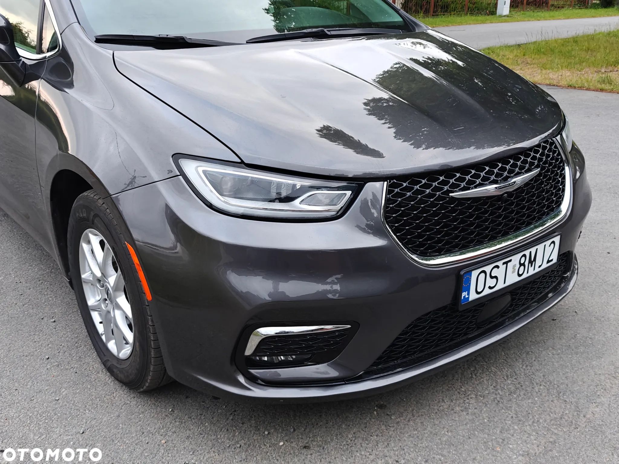 Chrysler Pacifica - 1