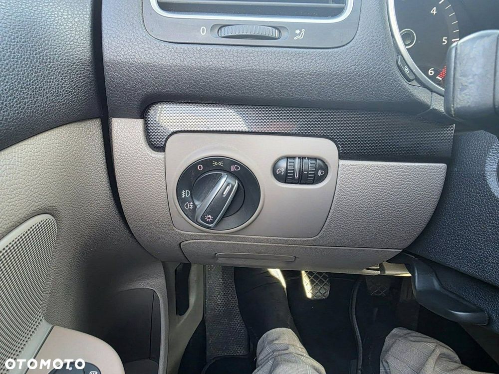 Volkswagen Golf Variant 1.6 TDI DPF BlueMotion Technology Trendline - 11