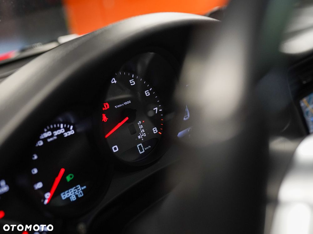 Porsche 911 Carrera S PDK - 36