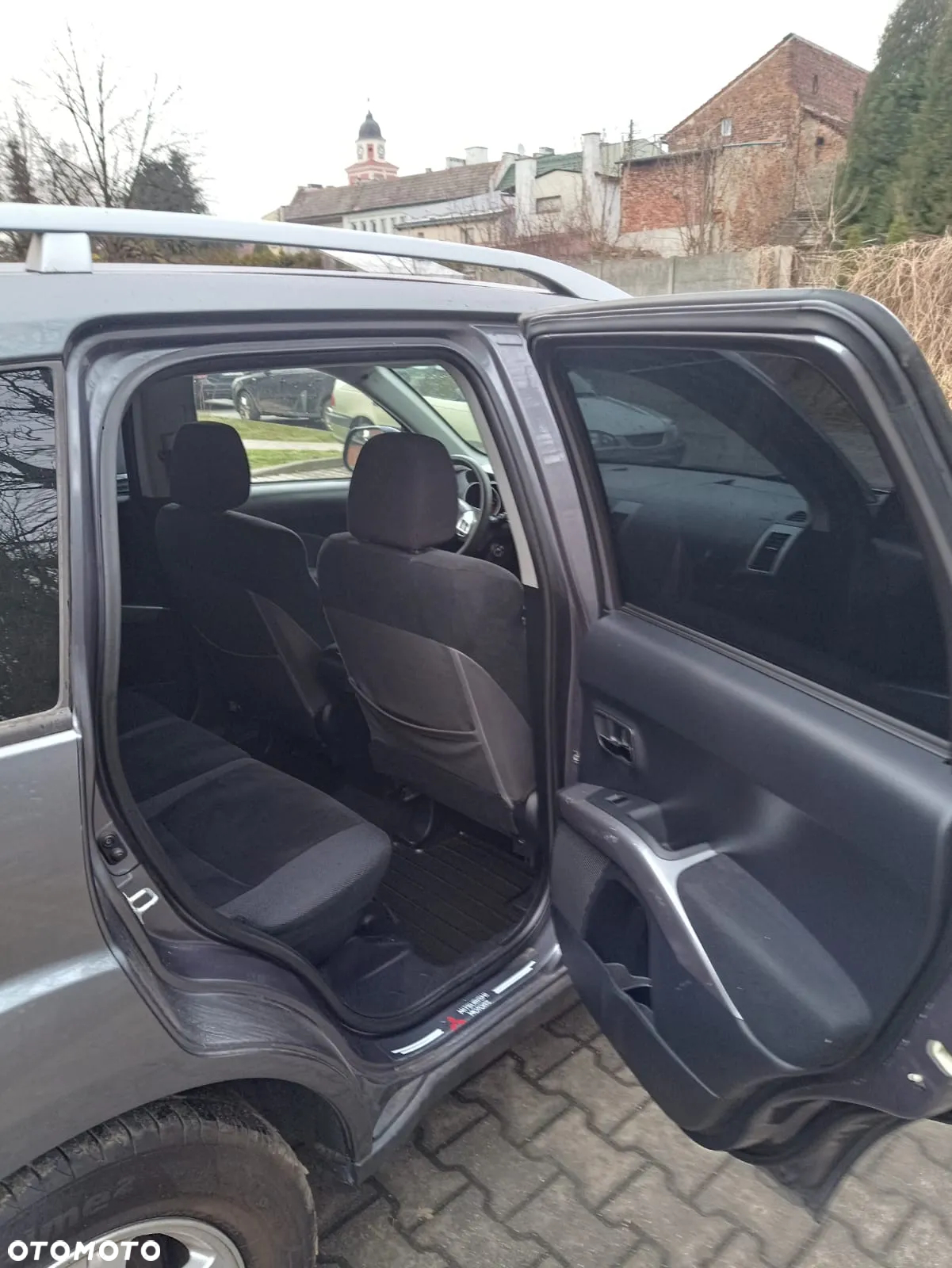 Mitsubishi Outlander - 8