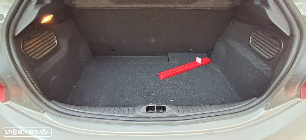 Peugeot 208 1.2 PureTech Active - 11