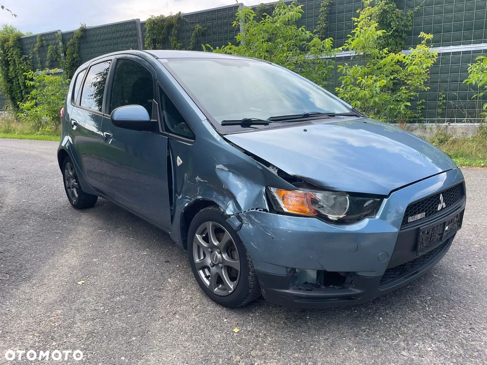 Mitsubishi Colt - 5