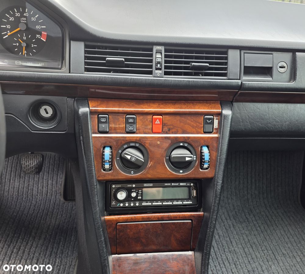 Mercedes-Benz W124 (1984-1993) - 14